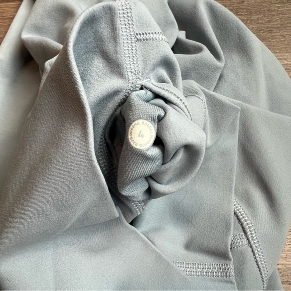 Lululemon Align High Rise Crop 17” Chambray Size 4 - Picture 5 of 7